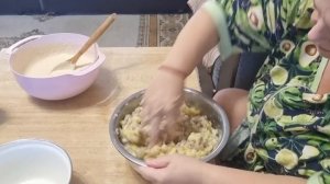 фкусная минутка-очередной наливной пирожок с куриным фаршем и картошкой