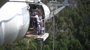 Озинки рулят. Bungy 207 метров Скайпарк Сочи.