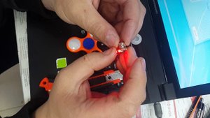 Светящийся спинер (замена батареек)