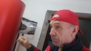 Как надежно закрепить трубы от котла на газосиликатной стене