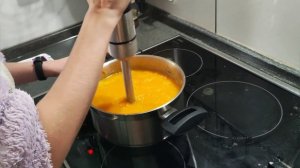 готовим тыквенный суп с помощью погружного блендера «3 в 1» Kitfort KT-3052