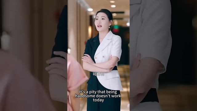 FULL灰姑娘領完證才發現嫁錯人了本以為婚後日子平淡如水沒想到全城的豪門大佬都喊她總裁夫人他對她一見鍾情二見傾心恨不得把她捧在手心裡寵上天短劇 甜寵 總裁灰姑娘