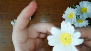Как сделать РОМАШКИ/DIY/цветы из гофрированой бумаги
