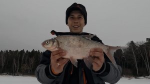 ЛОВЛЯ НА БЕЗМОТЫЛКУ (БЕЗНАСАДКУ) СО ЛЬДА. Лещ, плотва, окунь, трофейный ёрш…))