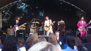 Мумий Тролль — Утекай, live 23.06.2011