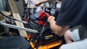 В этом видео мы покажем вам, как установить счетчик моточасов на ваш мотобуксировщик. Не пропустите