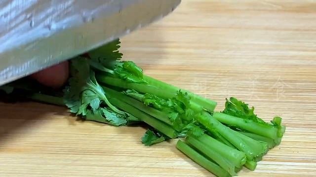 紫菜炒雞蛋原來這種做法，岀鍋原汁原味，營養豐富又好吃，超好吃【阿朝哥美食 】#紫菜炒雞蛋 #紫菜 #炒雞蛋 #紫菜炒雞蛋料理 #紫菜炒雞蛋食譜