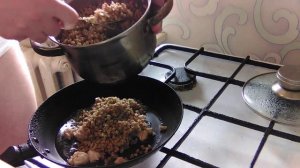 Гречневая каша с тушенкой