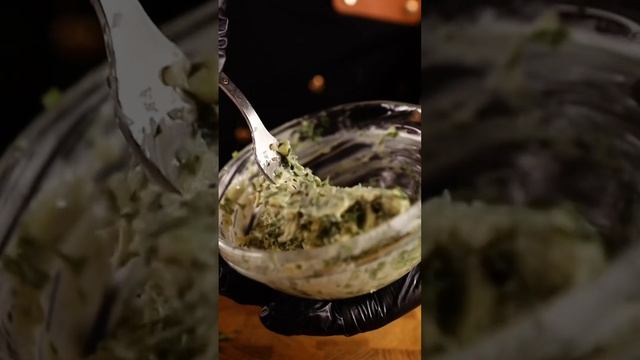 МАСЛО С ПОДКОПЧЕННЫМ ЧЕСНОКОМ, идеально для любых блюд 🧄, рецепт в описании 👇