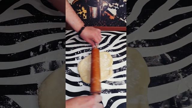 слоёное тесто  Рогалики (рецепт без дрожжей РОГАЛИКИ ИЗ ДЕТСТВА без ДРОЖЖЕЙ |