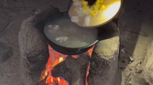 Шурпа с нутом из баранины/Шурпа в казане с нутом.