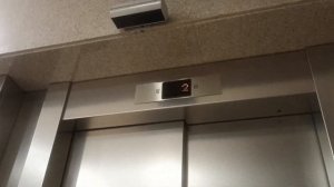 Лифт (Schindler-2007 г.в) в ТРЦ Иридиум V=1 м/с Q=1000 кг (304)