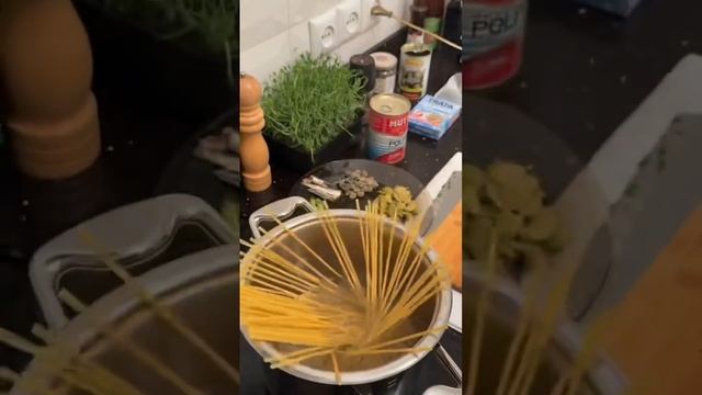 Самая неприличная паста Путанеска🔥 #puttanesca  #pastarecipe #pasta #путанеска #паста #пастарецепт