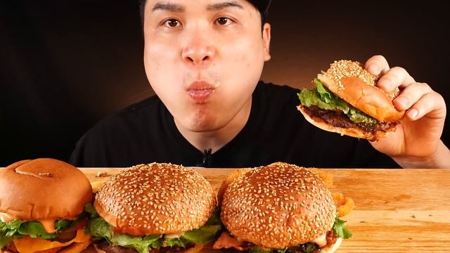 클래식 치즈, 쉬림프, 하와이안 버거등 여러가지 햄버거와 어니언링 먹방~!! 리얼사운드 ASMR Social Eating Mukbang(Eating Show)