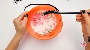 Готовим волшебное зелье на Хэллоуин с начинкой из крутых игрушек!
