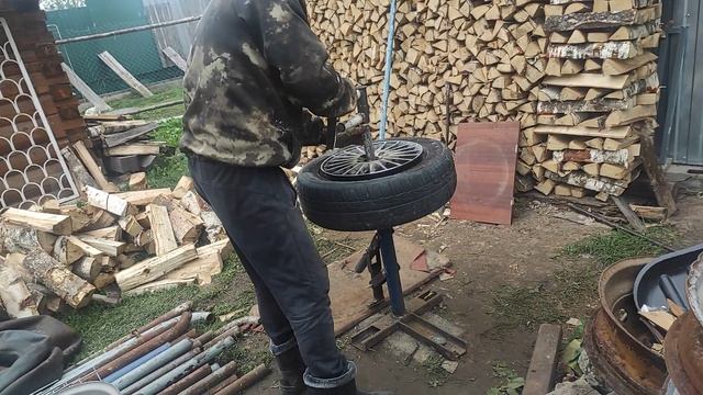 домашний шиномонтаж в работе