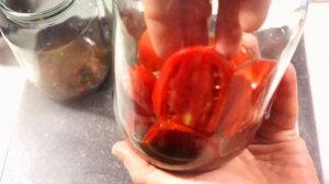 ЛУЧШИЙ РЕЦЕПТ ПОМИДОРОВ на зиму. ДЕЛАЙТЕ БОЛЬШЕ! Съедаются моментально!