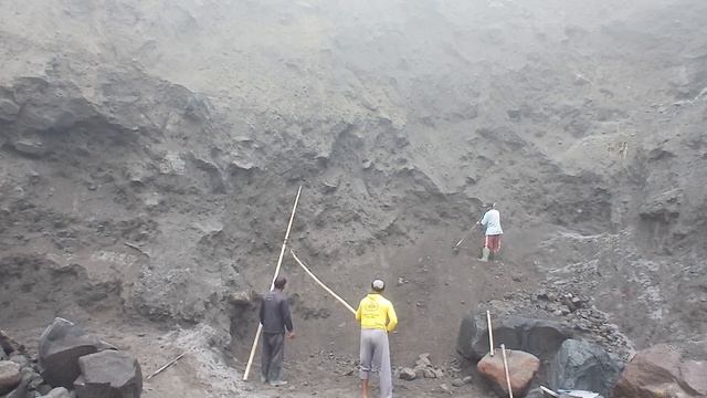 Строительство, надо следить за оползнями
