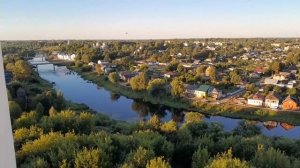 Изумительный вид с высоты птичьего полета на Торжок и монастырь. На монастырской колокольне.