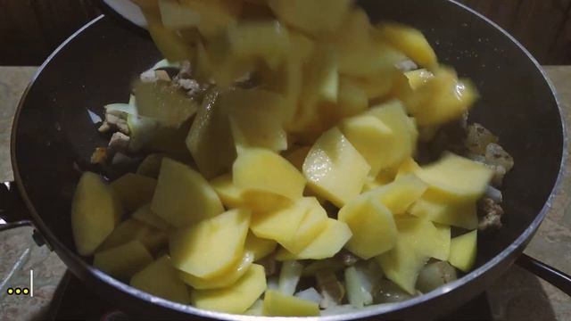 Жареная картошка на сале с мясом и овощами |От такой картошки не откажется никто! Рецепт |