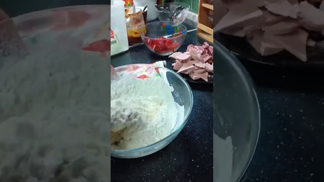 Пицца на майонезе.