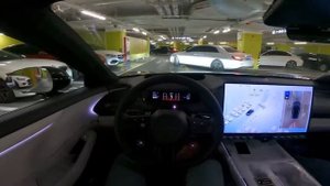 Xiaomi демонстрирует автоматическую парковку электрокара Xiaomi SU7