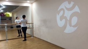 Урок 6: изучение основных движений у станка (батман тандю жете и ронд де жамб партер).
