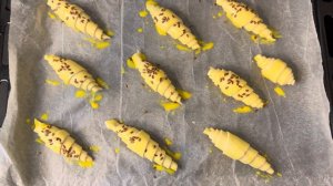 Круассаны с мясной начинкой . Праздничная закуска с мясом . Невероятно вкусно.