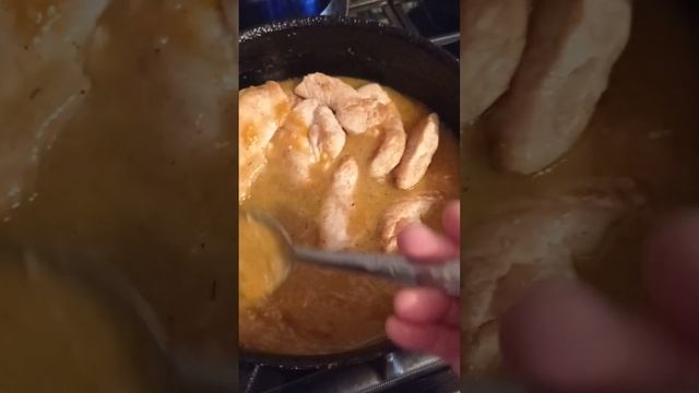 куриная грудка с подливкой