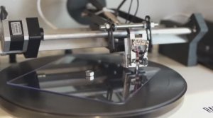 Монофонический аппарат для механической записи.