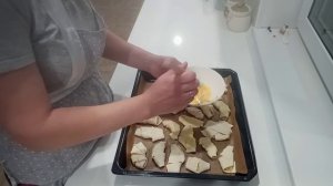 Из слоёного теста быстро напекла вкуснятины к чаю. На Лёвку кто-то напал 😱