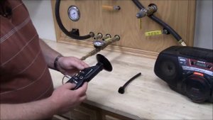 Использование детектора утечек газов Ultrasonic Leak Detector