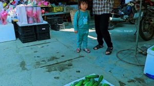 Sung Luyen is very lucky to have Korean tourists visit - Harvesting bananas for sale