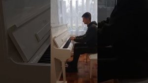 Гуаставіно "Воскресное утро" Триголосна фуга для фортепіано на тему аргентинскої народної пісні.