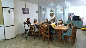 Многодетная семья просит Губернатора Югры о помощи в покупке микроавтобуса