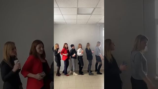 В каждой компании свои утренние ритуалы
