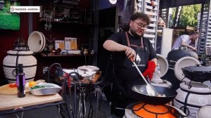 ВОК с курицей в соусе терияки и овощами