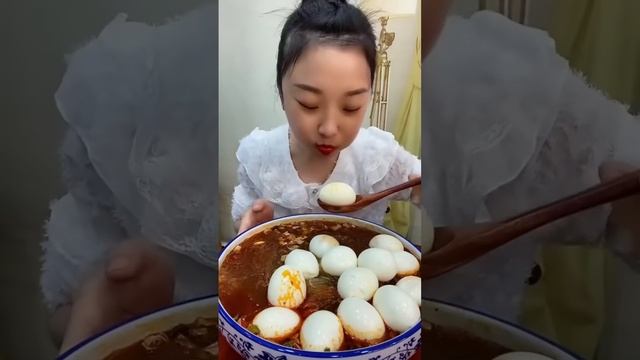 вот вам лапша с яйцом😡!! #asmr #eating #omg #egg