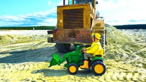 Сеня и сборник Историй про Огромный Трактор