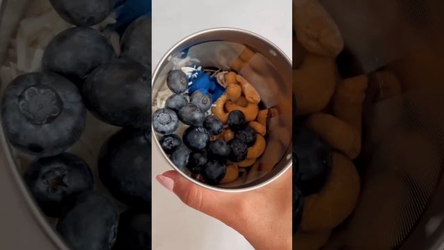 How to Make Your Own 'Blue Refresher' - Almond Cow