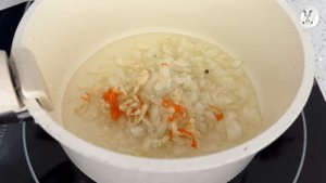 Гуляш из сосисок: Легкий и сытный рецепт за 20 минут!