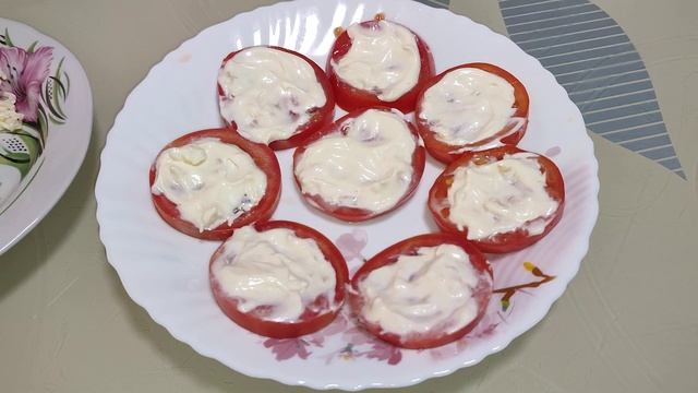 ПОМИДОРЫ С СЫРОМ И ЧЕСНОКОМ - БЫСТРАЯ ЗАКУСКА, ПОМИДОРЫ ПО ШОПСКИ