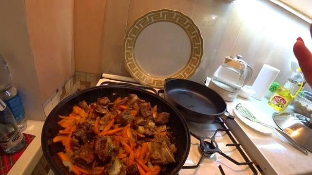ВЛОГ/СЕГОДНЯ ЖДЕМ ГОСТЕЙ/ОБЗОР ПРОДУКТОВ/ЧЕМ Я СЕБЯ ПОРАДОВАЛА /ГОТОВЛЮ ФИРМЕНЫЙ ПЛОВ/НАКРЫВАЕМ СТО