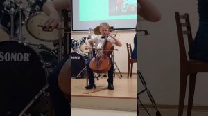 "Колыбельная" А. Хайрутдинов. Первый класс, виолончель.