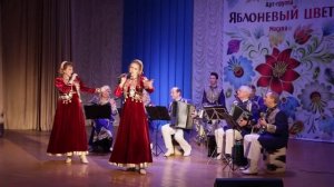 "Солома"- частушки, исполняет Арт-Группа "Яблоневый цвет" Елена и Юлия Коротковы