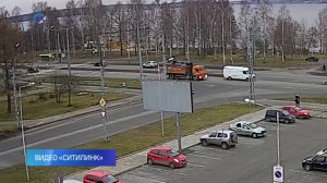 В Петрозаводске грузовик оборвал провода