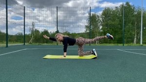 Тренировка на все тело , для девушек с любым уровнем физической подготовки .