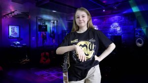 Играю на электрогитаре. Алексия - 10 лет. Pretty Maids - Little Drops of Heaven. Cover