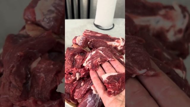 Пред засол мяса на колбасу, новый процесс #колбаса #деревенскаякулинария #копчениемяса