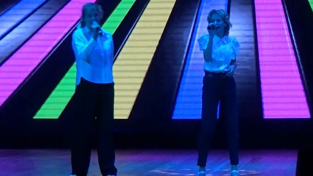 Эмилия Шрейдер, Ксения Каратеева "Большие перемены"(Союз, День учителя22) смотреть онлайн